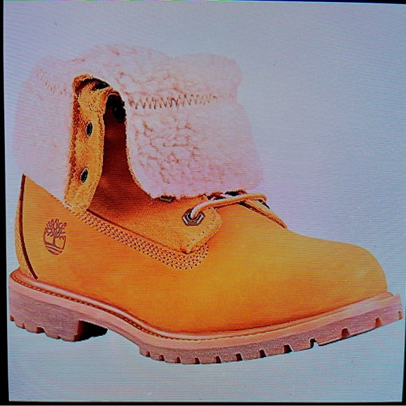 Moving Sale! NWOT - Leather. Timberland Authentic Teddy Fleece Boots - Picture 2 of 5